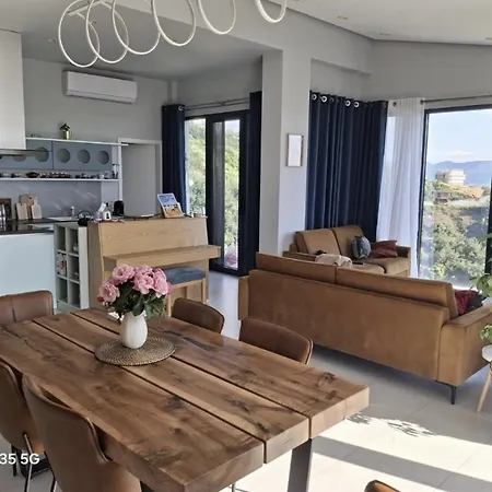 Villa Luxury With Stunning Panoramic Views In Tirana!